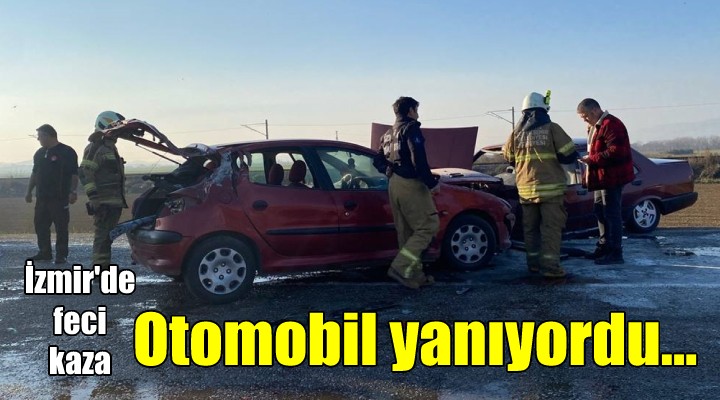 İzmir de iki otomobilin çarpıştığı kazada 4 kişi yaralandı