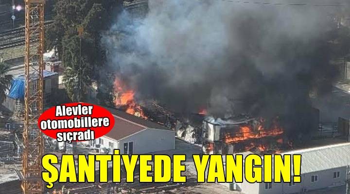 İzmir'de inşaat şantiyesinde yangın! Alevler 2 otomobile sıçradı