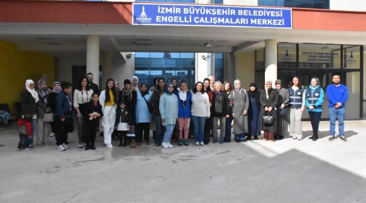 İzmir de kadınların  seramik  buluşması; üretime katıldılar