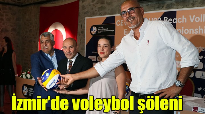 İzmir de plaj voleybolu şöleni...