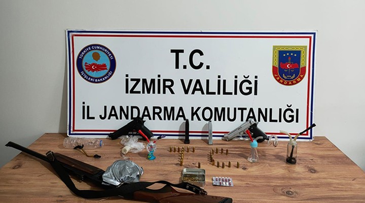 İzmir de uyuşturucu şebekesine operasyon