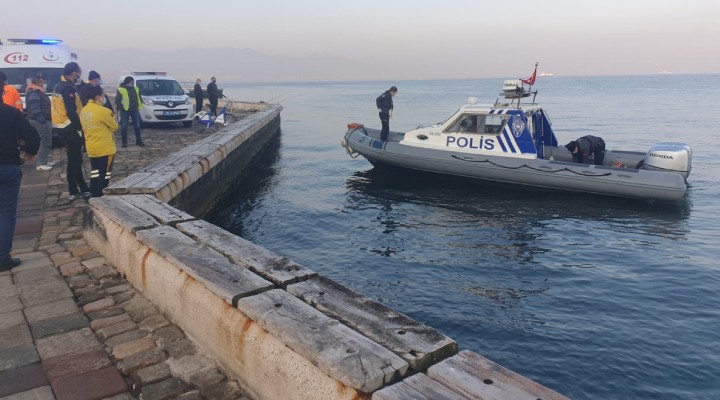 İzmir de vatandaşın oltasına ceset takıldı!