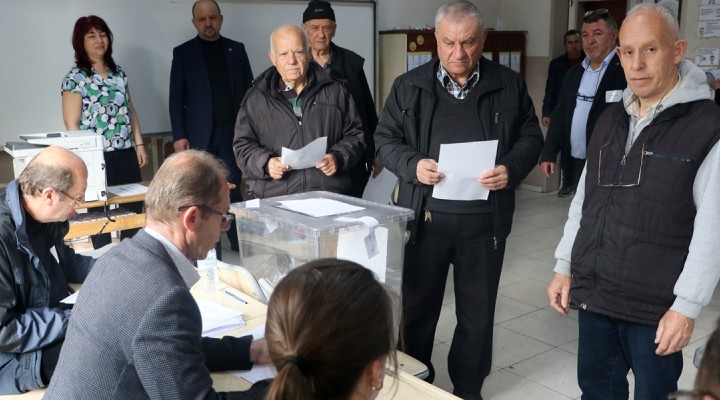 İzmir deki Bulgarlar sandık başına gitti