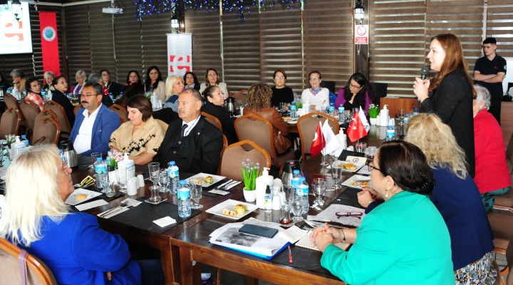 İzmir kadın politikaları Balçova’da konuşuldu!