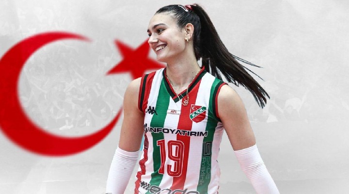 İzmir voleybolu Defne ile gururlu