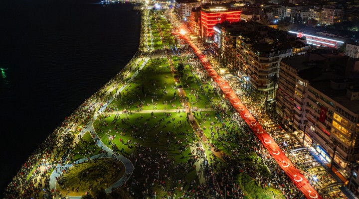 İzmir’de Cumhuriyet’in 100. Yıl Coşkusu Fotoğraf Yarışması sonuçlandı!