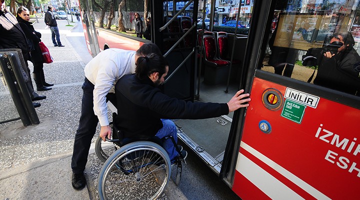 İzmir’de engellilerin otobüs seyahati kolaylaşacak