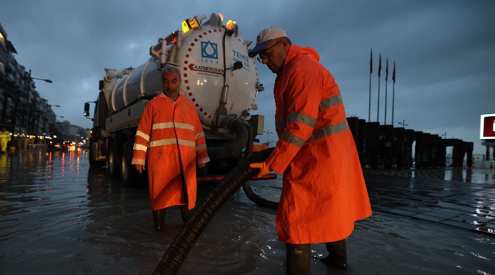 İzmir’de yağış ve deniz seviyesi hareketliliğine anlık müdahale