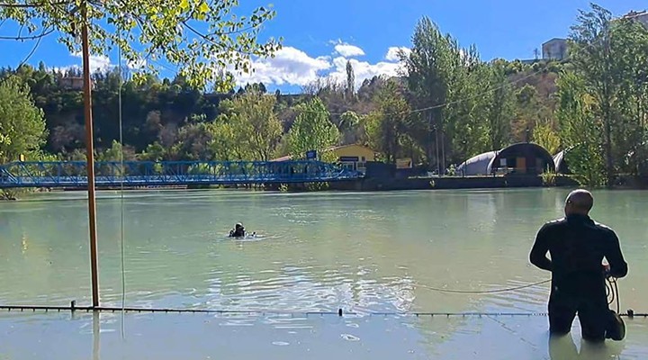 İzmir’den giden dalgıçlar Munzur Çayı’nda kaybolan 3 kişiyi arıyor