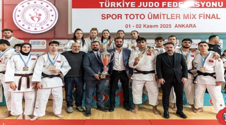 İzmir’in judocuları yenilgisiz şampiyon