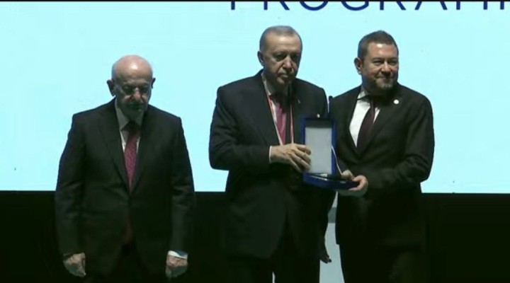 İzmirli iş insanına Erdoğan dan plaket
