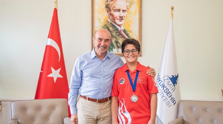 İzmirli şampiyondan Başkan Soyer e ziyaret...