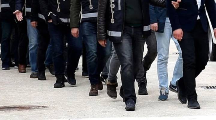 Jandarma, 10 yıl ve üzeri hapis cezası bulunan 167 firariyi yakaladı