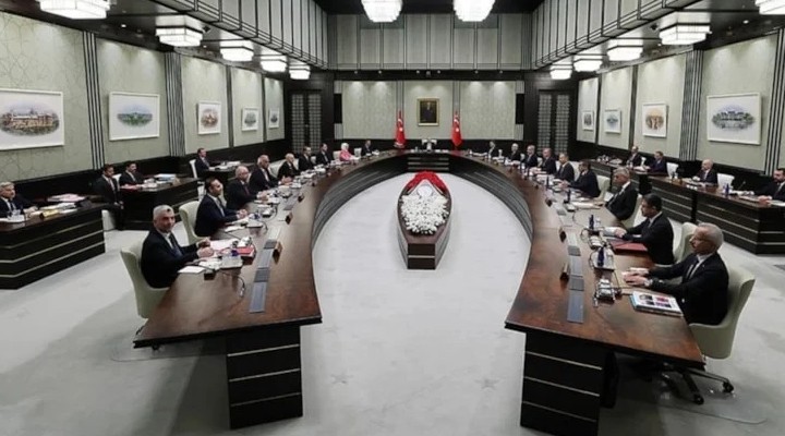 Kabine de büyük değişim iddiası: İşte yeri garanti olan tek bakan
