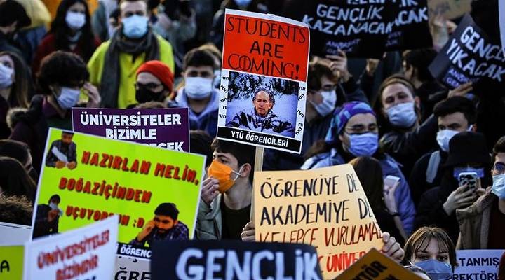 Kadıköy de yürüyüş 7 gün süreyle yasaklandı