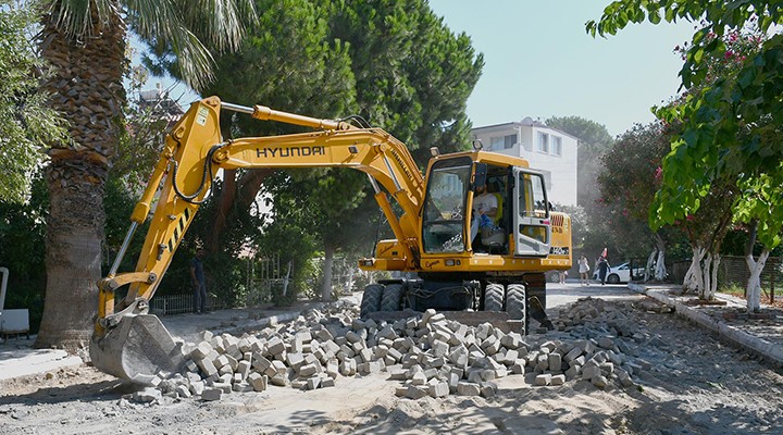 Kadınlar Denizi Mahallesi nin yolları yenileniyor