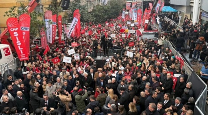 Kalabalık Beşiktaş ta omuz omuza