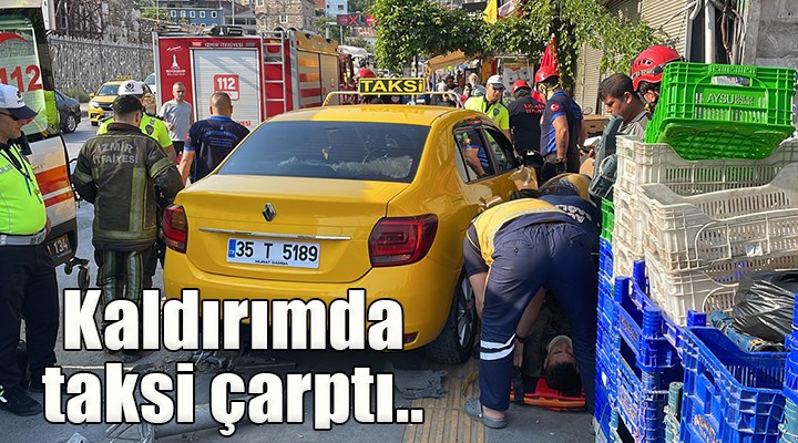 Kaldırımda yürürken taksi çarptı!