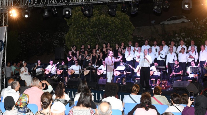 Karabağlar Belediyesi THM Korosu ndan Yaz Konseri!