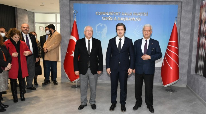 Karabağlar dan CHP İzmir İl Başkanlığı na  hayırlı olsun  ziyareti!