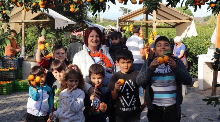 Karaburun da üreticinin yüzü güldü