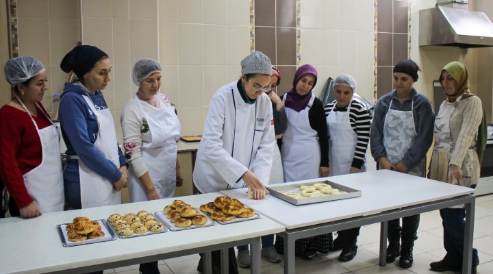 Karşıyaka Belediyesi’nden kadın istihdamına destek kursları!