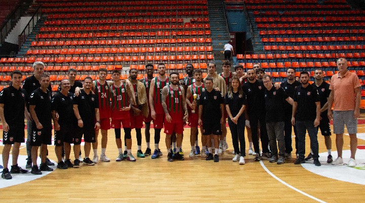 Karşıyaka Makedonya da zirvede