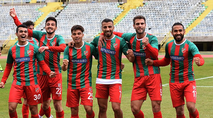 Karşıyaka Play-Off yarışına tutundu