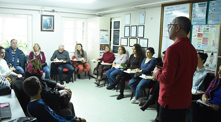 Karşıyaka da şırıngalı çikolata ölümleri önlemi!