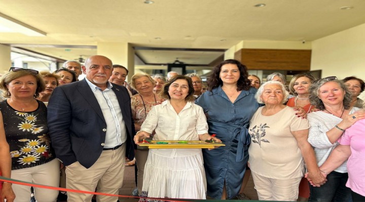 Karşıyaka nın Bilge Çınarları ndan cam altı boyama sergisi