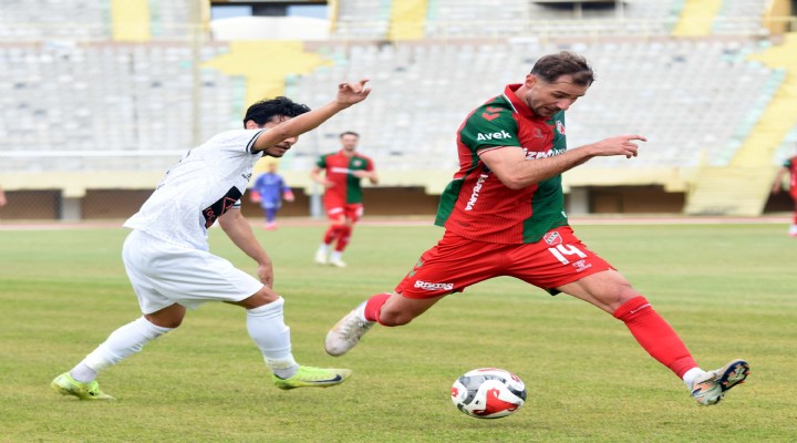 Karşıyaka nın emektar yıldızı Tolga