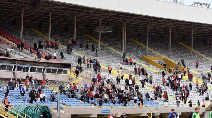 Karşıyaka tribünde de eridi!