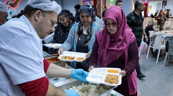 Karşıyaka’da Ramazan bereketi...