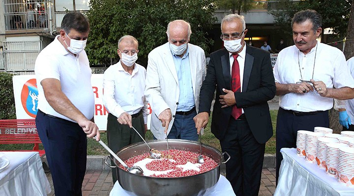 Karşıyaka’da aşure bereketi