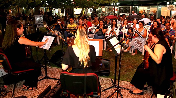 Karşıyaka’da sanat ‘salondan sokağa’ taşındı