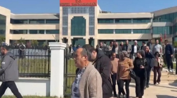 Kaymakamlıkta silah sesleri... Bina boşaltıldı!