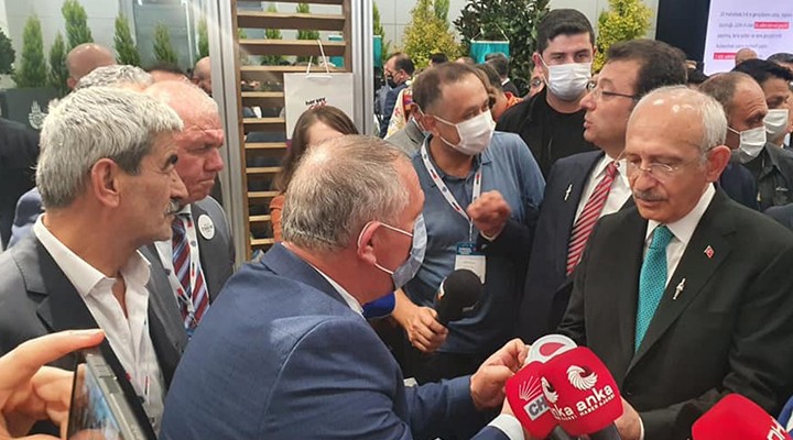 Kılıçdaroğlu, Kemalpaşa standını gezdi
