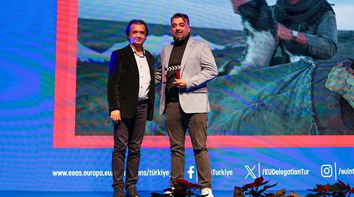 Kısa filmi  Koçer  ile  İnsan Hakları  ödülüne layık görüldü