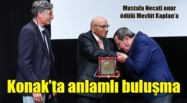 Konak ta anlamlı öğretmenler günü etkinliği... Mustafa Necati onur ödülü; Mevlüt Kaplan a...