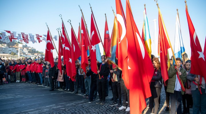 Kuşadası Ata sını andı!