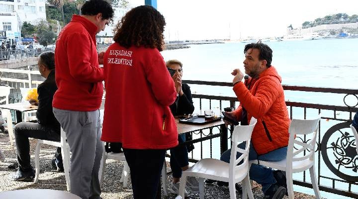 Kuşadası Belediyesi ile halk arasındaki köprü:  Güvercin masa  