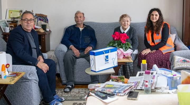 Kuşadası Belediyesi nden Osman Amca ya anlamlı ziyaret