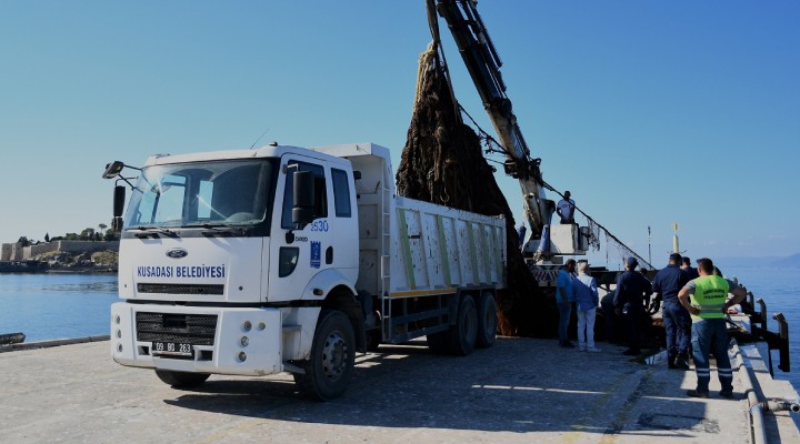 Kuşadası Körfezi nden 5 ton hayalet ağ çıkarıldı!