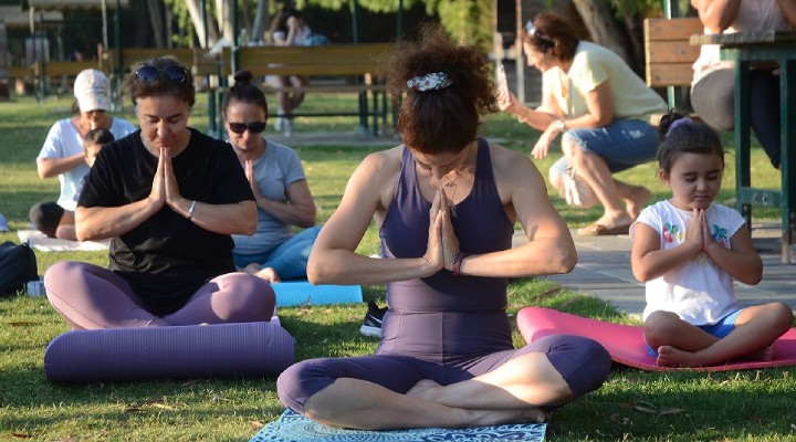 Kuşadası nda Dünya Yoga Günü etkinliği!