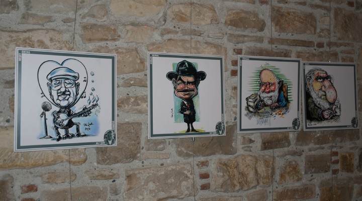 Kuşadası nda Uluslararası Portre Karikatürleri Sergisi açıldı
