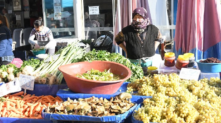 Kuşadası nda Yöresel Tarım Ürünleri Sokağı na büyük ilgi