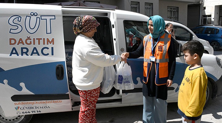 Kuşadası nda çocuklar lıkır lıkır süt içiyor