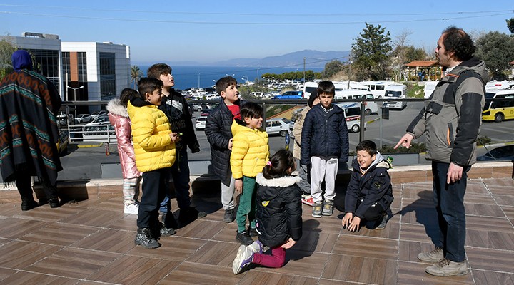 Kuşadası nda depremzede çocuklara yaratıcı drama eğitimi