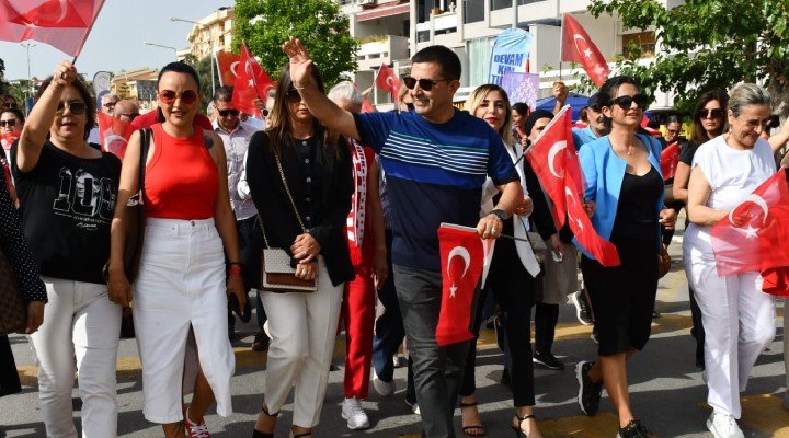 Kuşadası nda muhteşem kortej...