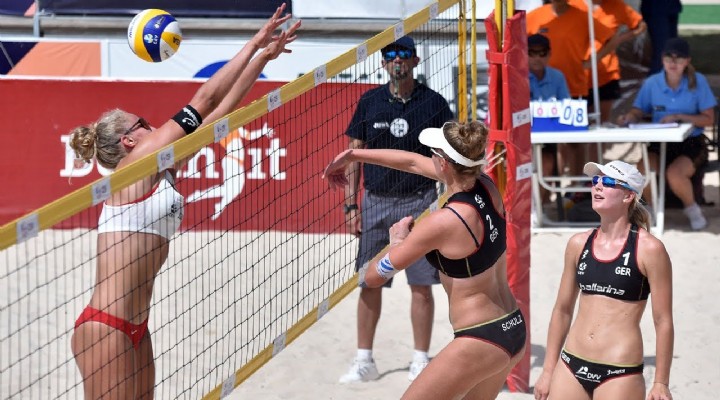 Kuşadası nda plaj voleybolu heyecanı!